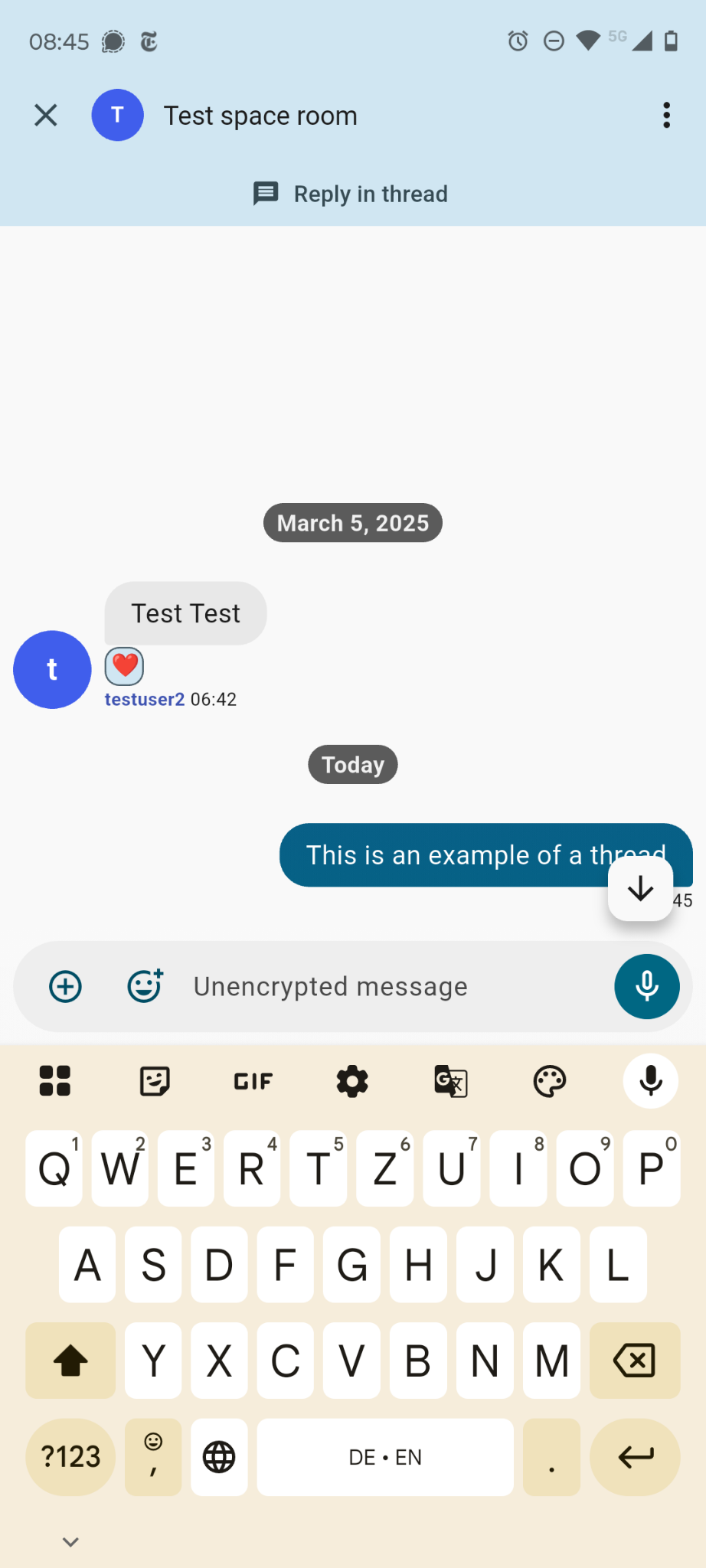 The thread view in FluffyChat. At the top the note Reply in thread, below it a message with a heart reaction and a reply, at the bottom the input field with the note Unencrypted message.